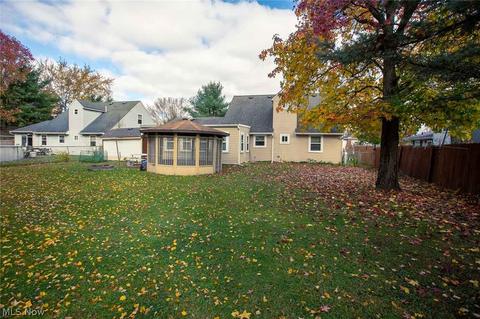 149 Idaho Dr, Elyria, OH 44035 photo 4