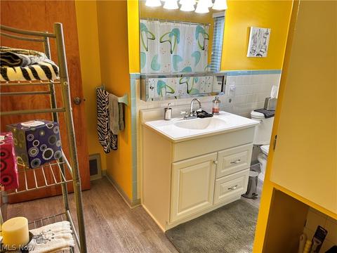19 W Lowell Ave, Akron, OH 44310 photo 3