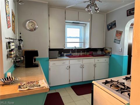 19 W Lowell Ave, Akron, OH 44310 photo 6