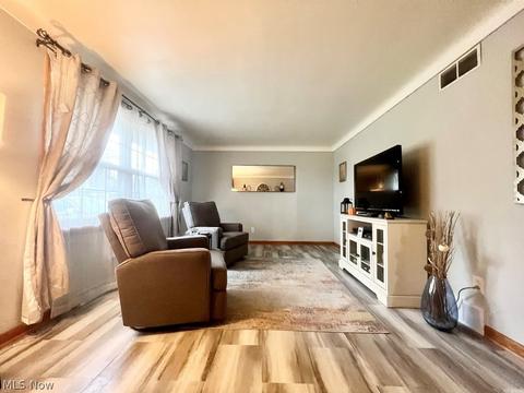 623 Oakridge Dr, Boardman, OH 44512 photo 3
