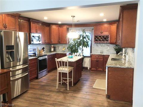 7550 State Rd, Parma, OH 44134 photo 9