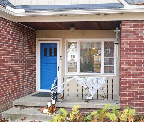 654 Ecton Rd, Akron, OH 44303 photo 3