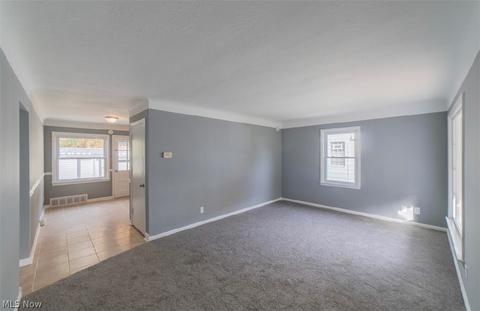 412 E 274th St, Euclid, OH 44132 photo 9
