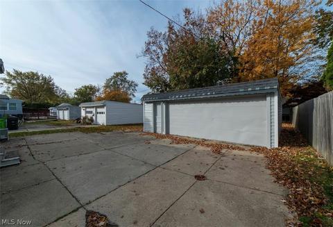 412 E 274th St, Euclid, OH 44132 photo 31
