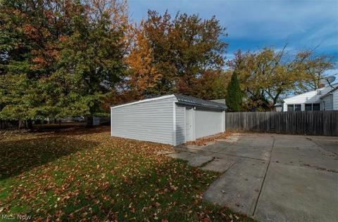 412 E 274th St, Euclid, OH 44132 photo 30