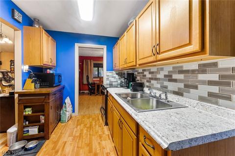 396 E Oregon Ave, Sebring, OH 44672 photo 8