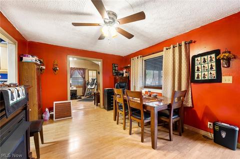 396 E Oregon Ave, Sebring, OH 44672 photo 6