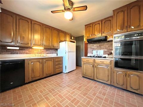 237 Franklin Dr, Berea, OH 44017 photo 9