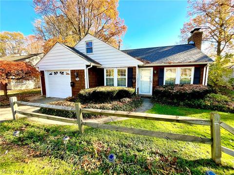237 Franklin Dr, Berea, OH 44017 photo 2