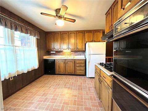 237 Franklin Dr, Berea, OH 44017 photo 8
