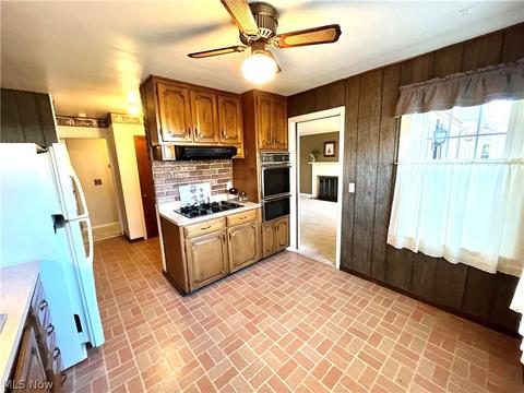 237 Franklin Dr, Berea, OH 44017 photo 10