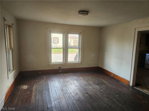 506 W 28th St, Ashtabula, OH 44004 photo 3