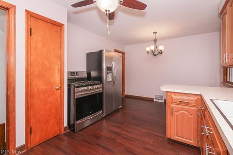 2433 E 32nd St, Lorain, OH 44055 photo 11