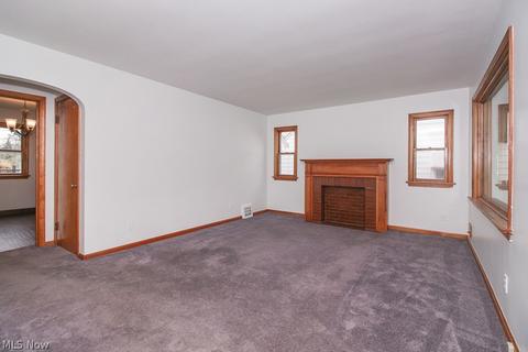 2433 E 32nd St, Lorain, OH 44055 photo 7