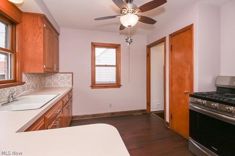2433 E 32nd St, Lorain, OH 44055 photo 14