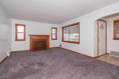 2433 E 32nd St, Lorain, OH 44055 photo 4