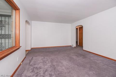 2433 E 32nd St, Lorain, OH 44055 photo 6