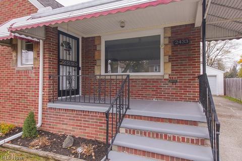 2433 E 32nd St, Lorain, OH 44055 photo 3