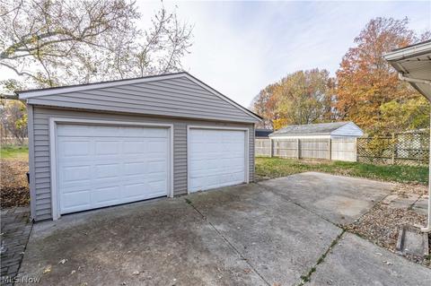 633 Lucille Dr, Elyria, OH 44035 photo 32