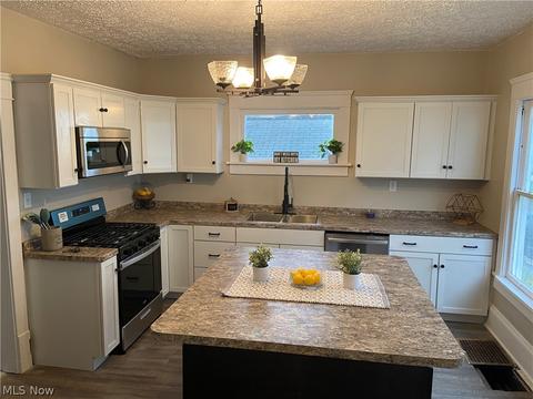 2919 Vera Pl NW, Canton, OH 44708 photo 4