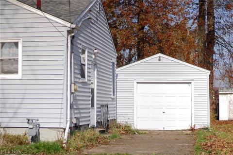 170 Dilworth St, Elyria, OH 44035 photo 3