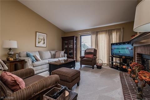 2877 Charing Cross Rd NW, Canton, OH 44708 photo 4