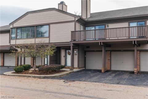 2877 Charing Cross Rd NW, Canton, OH 44708 photo 1