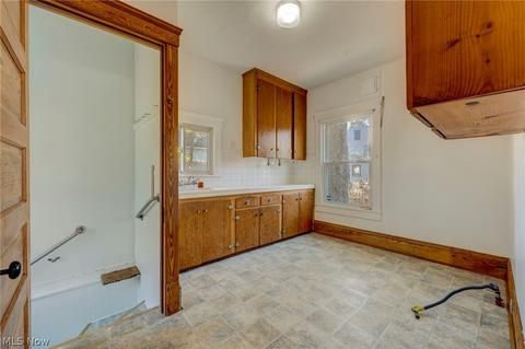 313 12th St, Elyria, OH 44035 photo 10