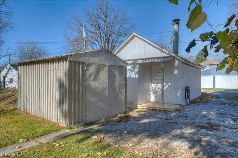 313 12th St, Elyria, OH 44035 photo 5
