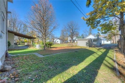 313 12th St, Elyria, OH 44035 photo 4