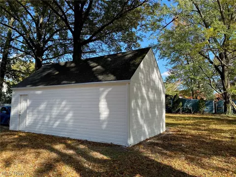 242 16th St, Elyria, OH 44035 photo 8