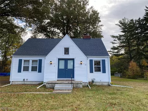 242 16th St, Elyria, OH 44035 photo 3