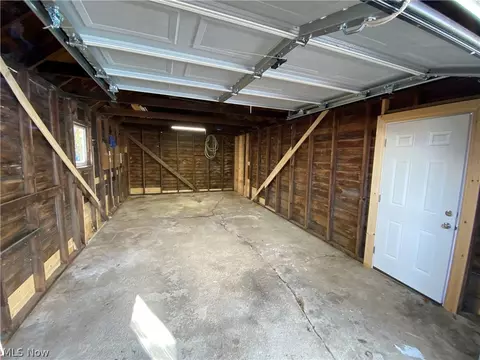 242 16th St, Elyria, OH 44035 photo 9