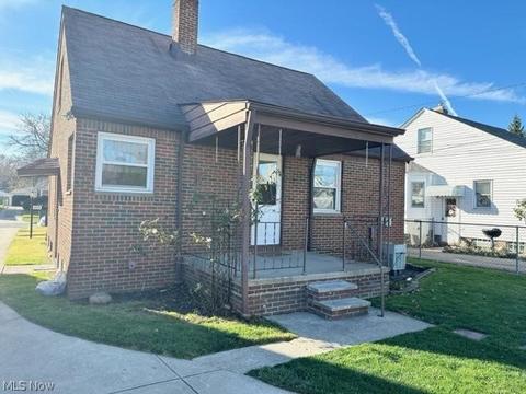6406 Ackley Rd, Parma, OH 44129 photo 2