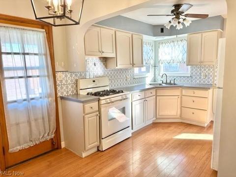 6406 Ackley Rd, Parma, OH 44129 photo 5