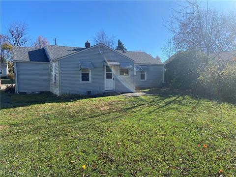 1655 Manor Ave NW, Canton, OH 44708 photo 2