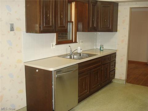 155 E 267th St, Euclid, OH 44132 photo 5