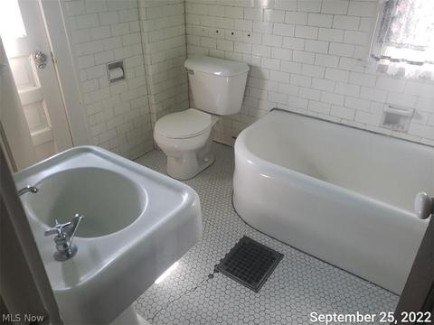 2426 Nicholas Pl NW, Canton, OH 44708 photo 10