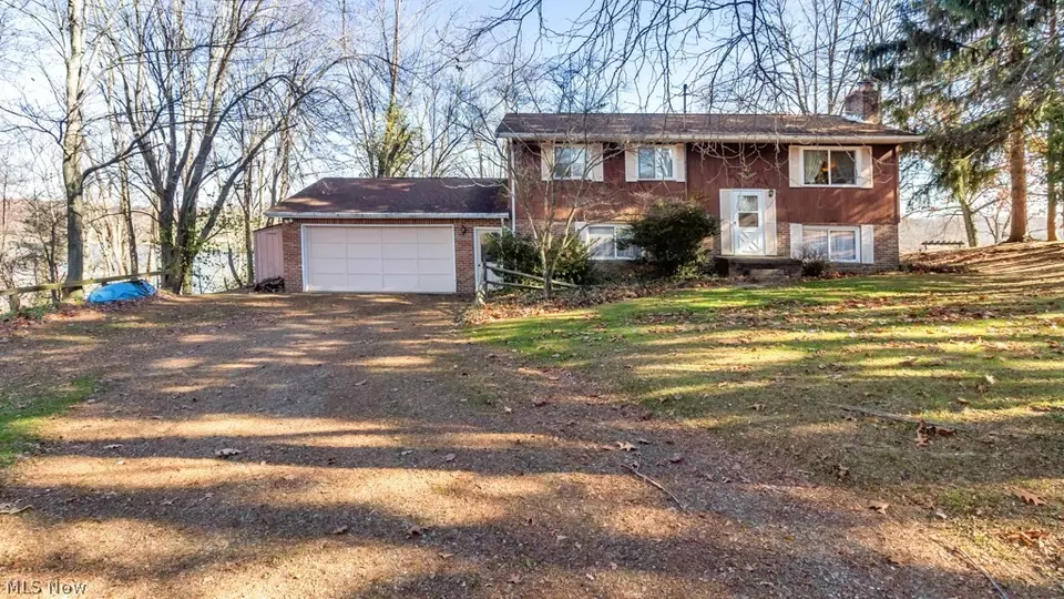  39 Iroquois Trl, Malvern, OH 44644 photo 1