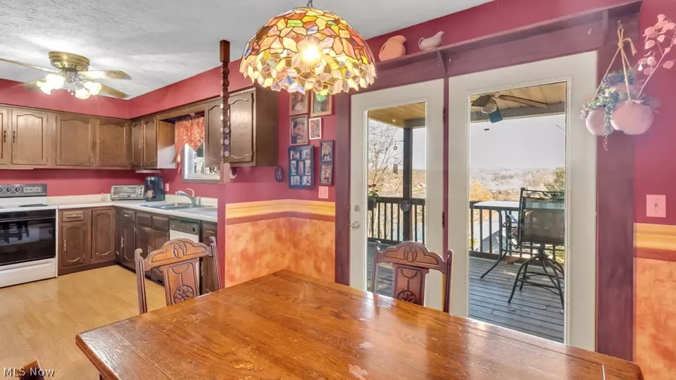  39 Iroquois Trl, Malvern, OH 44644 photo 9