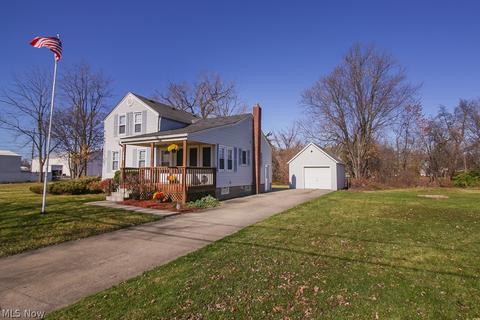 143 School St, Elyria, OH 44035 photo 2