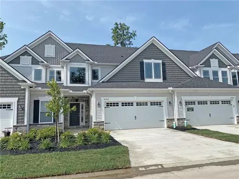 32028 Tuscan Ln #F-2, Avon Lake, OH 44012