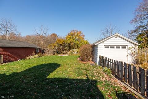 1046 Bell Ct, Elyria, OH 44035 photo 3