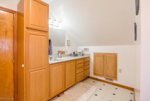 1046 Bell Ct, Elyria, OH 44035 photo 23