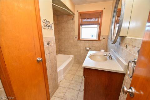 937 Garfield St, Struthers, OH 44471 photo 13