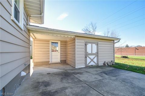 937 Garfield St, Struthers, OH 44471 photo 4
