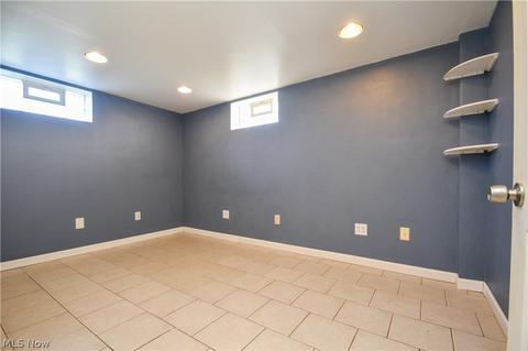 937 Garfield St, Struthers, OH 44471 photo 32