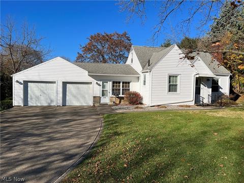 419 Manor Ave NW, Canton, OH 44708 photo 1
