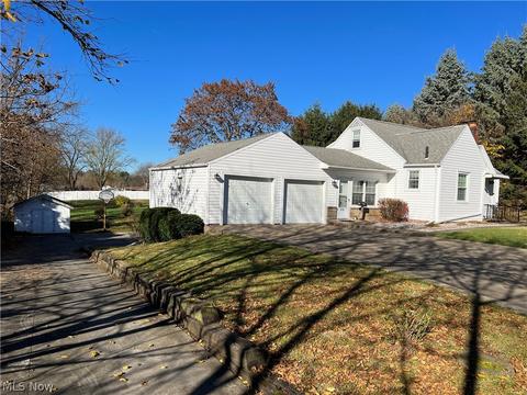 419 Manor Ave NW, Canton, OH 44708 photo 3