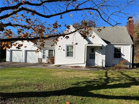 419 Manor Ave NW, Canton, OH 44708 photo 2